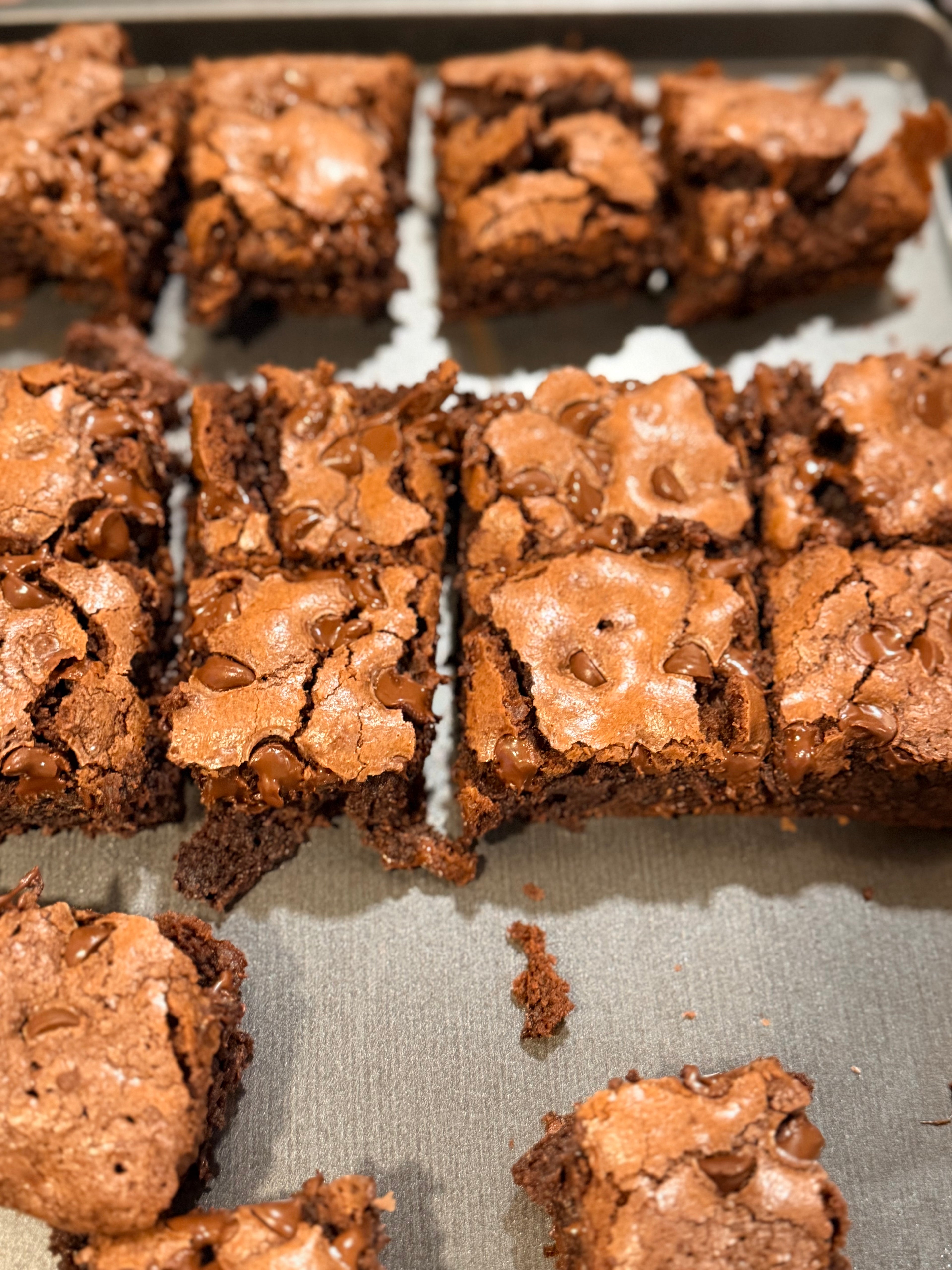 🍫 Fudgy Homemade Brownies (6-Pack)