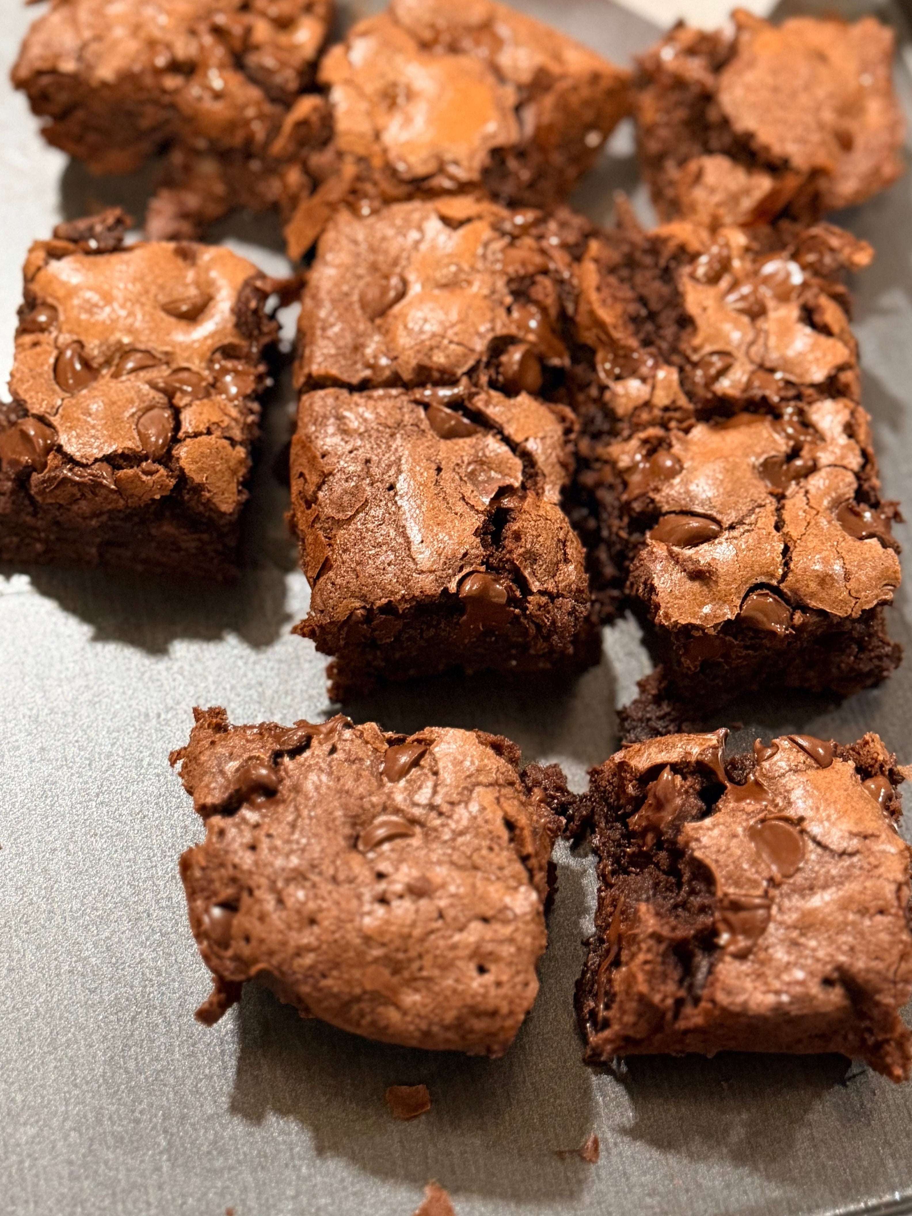 🍫 Fudgy Homemade Brownies (6-Pack)